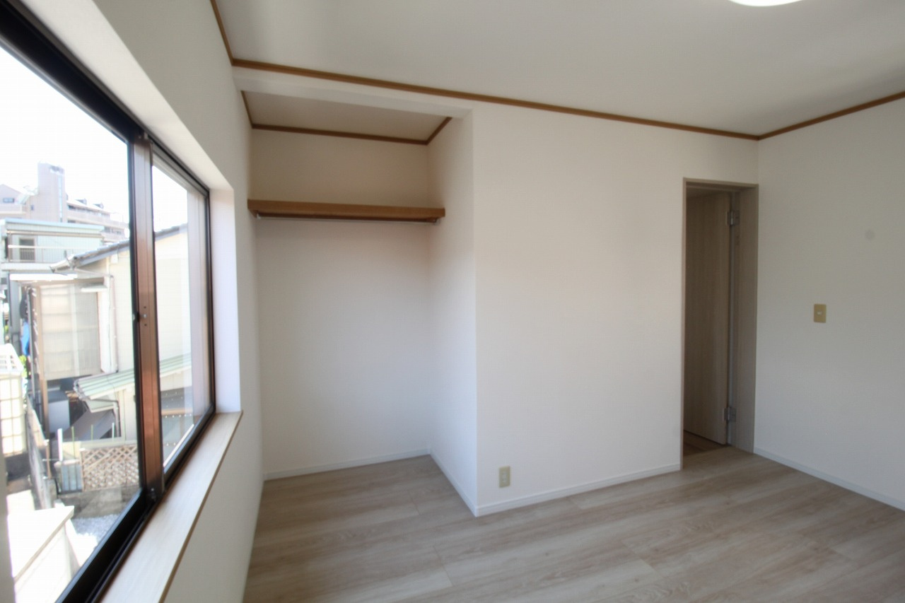 東秦泉寺　中古戸建　（リフォーム済）の収納|2F　南東の部屋　6.0帖