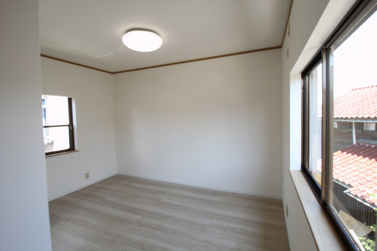 東秦泉寺　中古戸建　（リフォーム済）の洋室|2F　南東の部屋　6.0帖