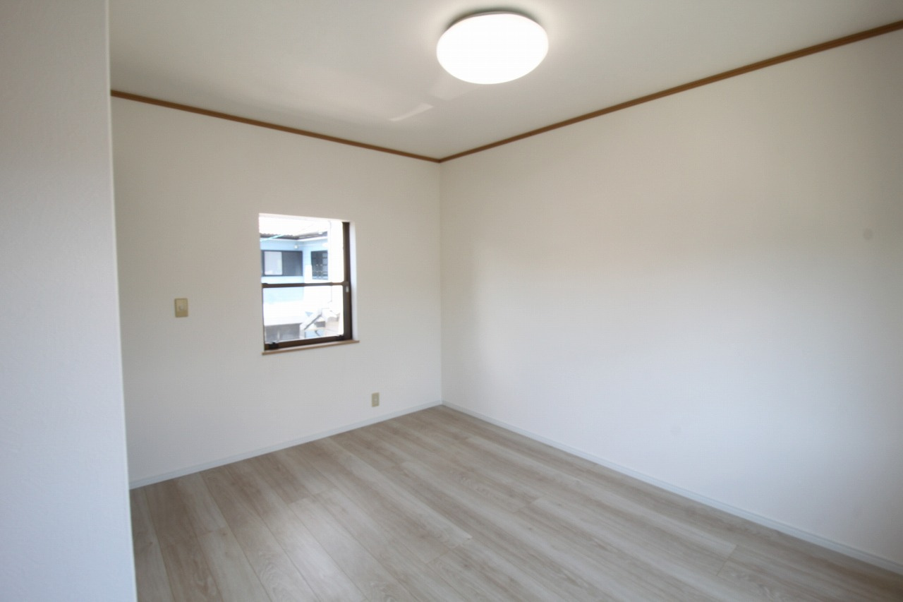 東秦泉寺　中古戸建　（リフォーム済）の洋室
