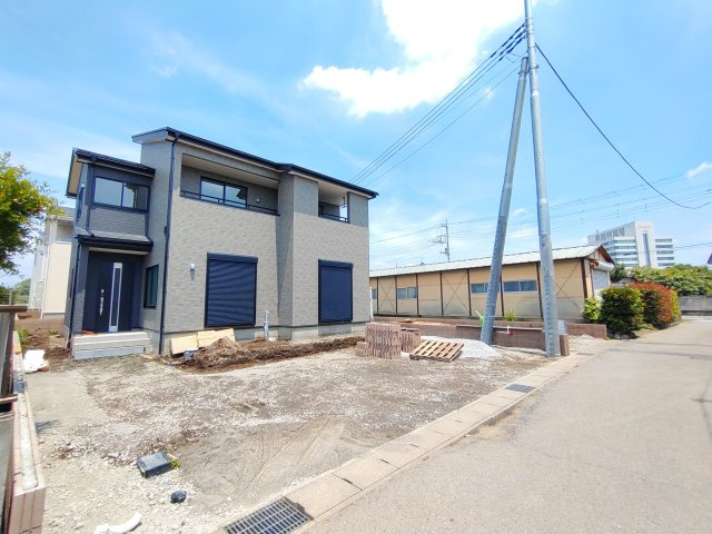 【間取り】 | リーブルガーデン.S前橋市第1亀里町ー③ | 玄関には嬉しいシューズインクローク完備！
全居室南向き＋6帖以上ののびのび間取り！