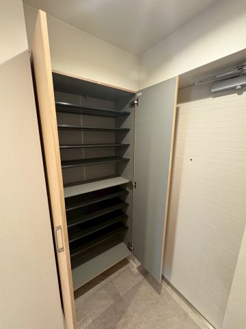 ウインヒルズジェームス山 の玄関|明るい玄関です