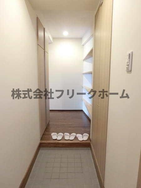 武蔵野市吉祥寺東町２丁目の賃貸マンションの玄関