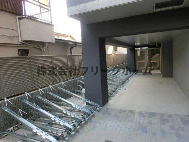 武蔵野市吉祥寺東町２丁目の賃貸マンションの駐車場