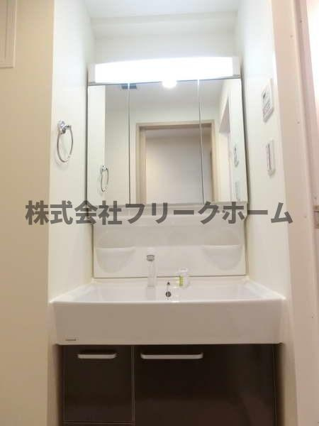 武蔵野市吉祥寺東町２丁目の賃貸マンションの洗面所