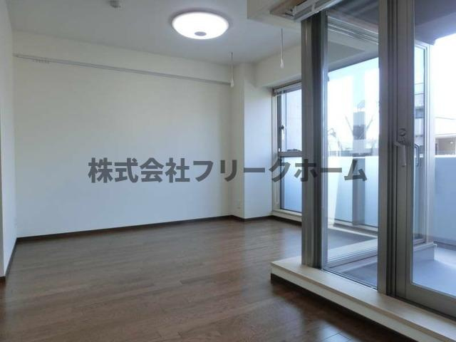 武蔵野市吉祥寺東町２丁目の賃貸マンションの居間・リビング
