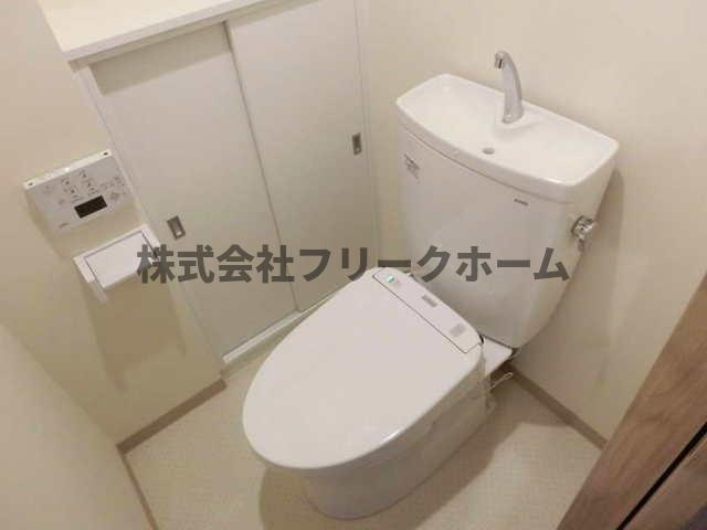 武蔵野市吉祥寺東町２丁目の賃貸マンションのトイレ