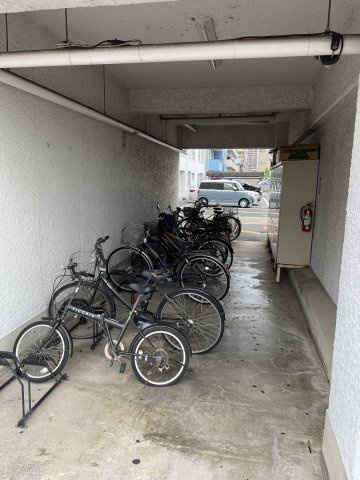 海田シャトーの駐車場|駐輪場はフリースペースとなっています。