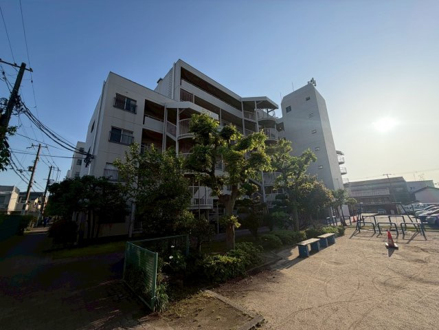 カルム堺A棟の外観