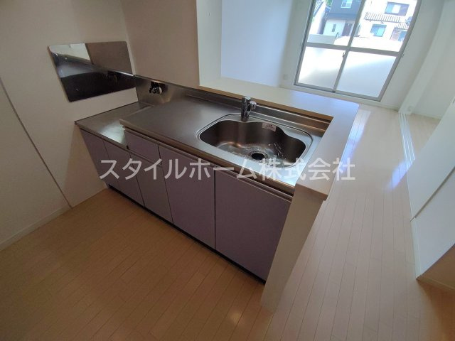 カーサハナブサのキッチン|別部屋写真です。