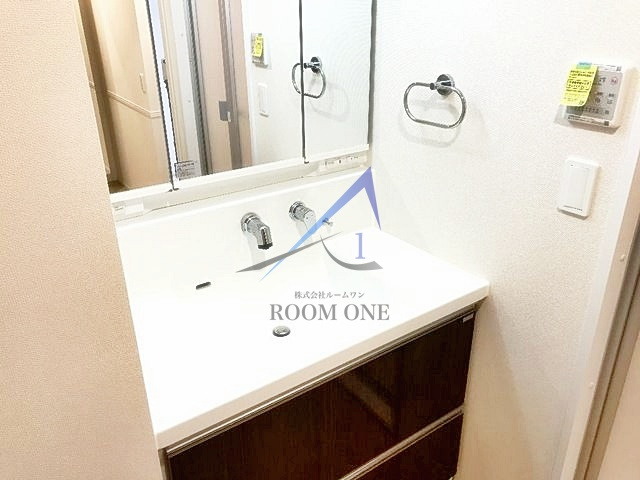 Ｃｈｅｚ　ＫＯＴＯＢＵＫＩの洗面所|独立洗面台です。