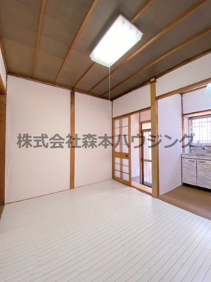 【居間・リビング】 | 　大東市北条4丁目16テラスハウス | ゆったりとした居間です