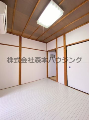 【洋室】 | 　大東市北条4丁目16テラスハウス | ゆったりした洋室です
1階