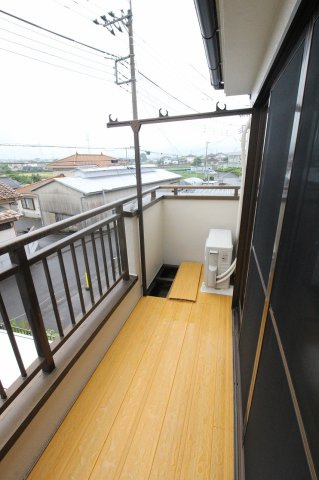 パレST三ツ木台のバルコニー|暖かな日差しのふりそそぐバルコニー