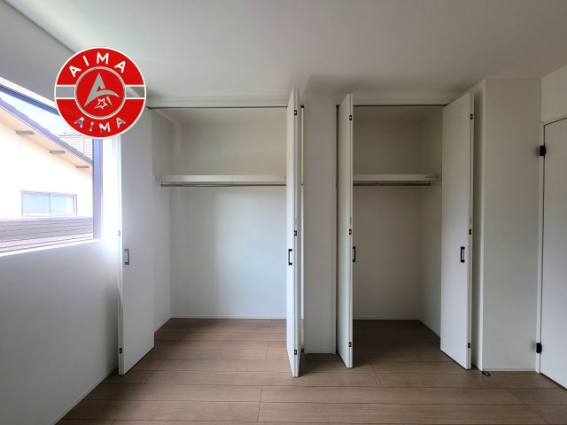 福岡市城南区干隈1丁目第1-2棟（2号棟）の収納|洋服や大きな荷物が多い方や人数の多いご家族などは、一般的なクローゼットよりもウォークインクローゼットのほうが使い勝手が良いです。