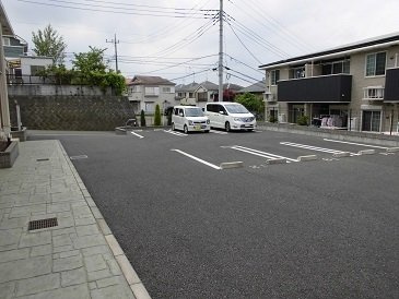 ヒル・コンセールＢの駐車場|駐車場完備です