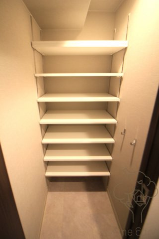 エステムコート大阪福島Ⅱレイヤーの玄関