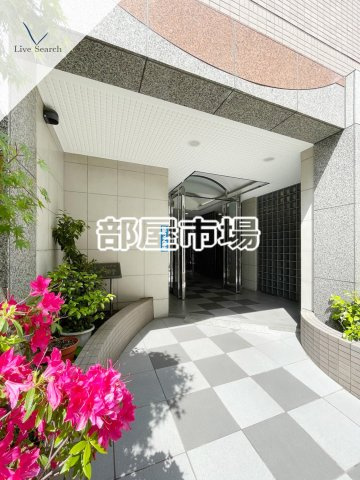 東建シティハイツ上野のエントランス