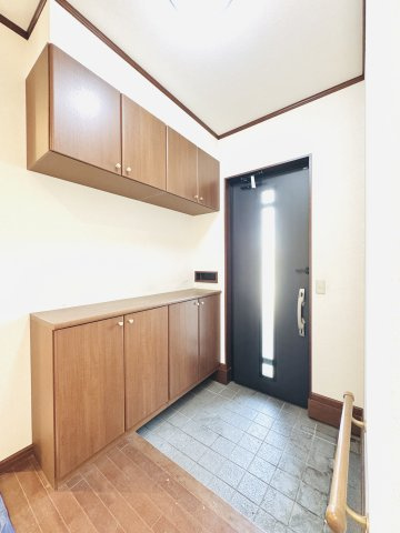 藤岡市藤岡　中古住宅の玄関