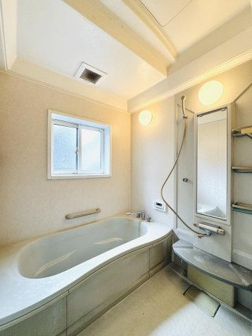 藤岡市藤岡　中古住宅の浴室