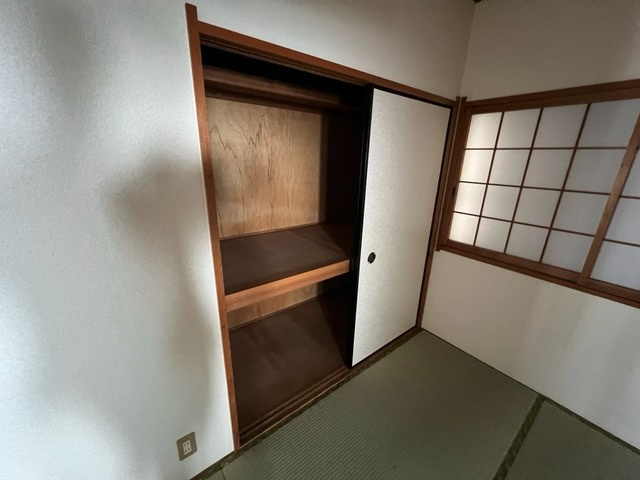 磯城郡田原本町大字小阪の一戸建ての収納