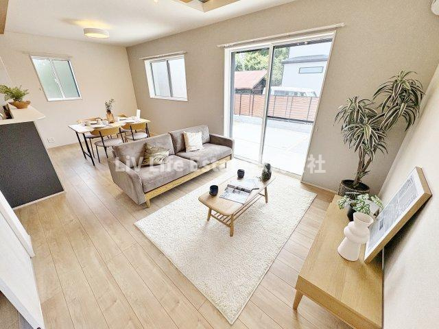 BLOOMING MAISON小平市大沼町10号棟 .の居間・リビング