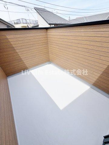 BLOOMING MAISON小平市大沼町10号棟 .のバルコニー