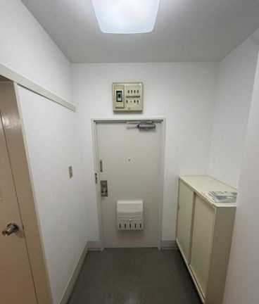 クリスタル３の玄関