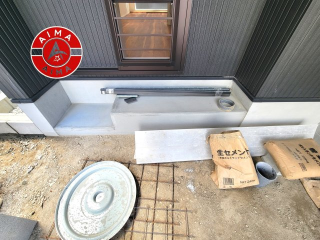 福岡市東区和白丘2丁目第1-2棟（1号棟）のバルコニー|風をしっかりと感じられるバルコニーでは、毎日が洗濯日和です。広々としているので洗濯も楽しくなるでしょうし、気分転換にバルコニーからの眺めを楽しむのもいいでしょう。