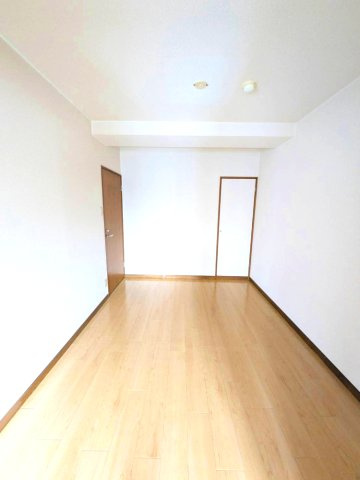 西宮市甲東園３丁目のマンションの居間・リビング