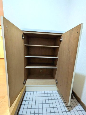 西宮市甲東園３丁目のマンションの収納