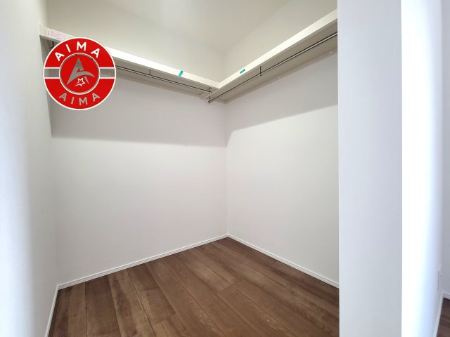 福岡市東区和白丘2丁目第1-2棟（2号棟）の収納|洋服や大きな荷物が多い方や人数の多いご家族などは、一般的なクローゼットよりもウォークインクローゼットのほうが使い勝手が良いです。