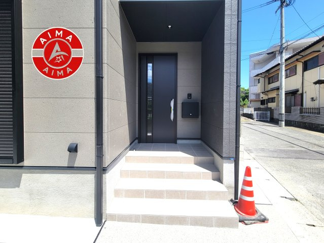 福岡市東区和白丘2丁目第1-2棟（2号棟）の玄関|おでかけの時も帰った時も、「我が家」を最初に感じでもらえる素敵な空間に。
