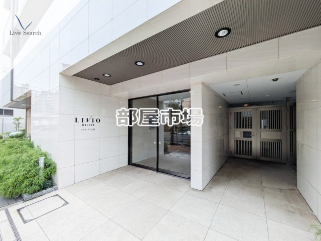 リビオメゾン入谷のエントランス