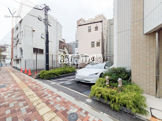 リビオメゾン入谷の駐車場