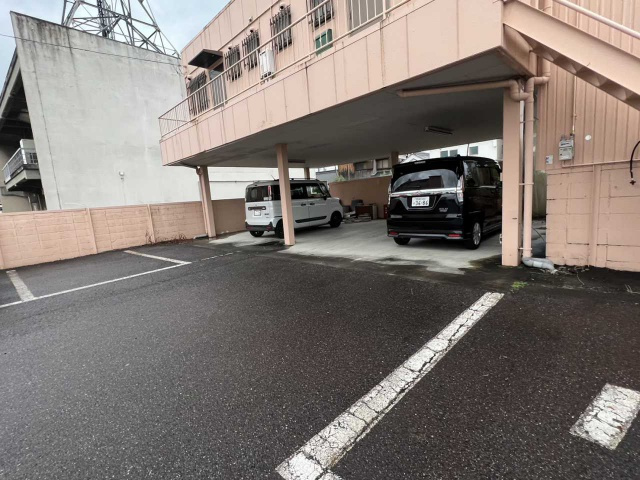 矢作町西河原 店舗事務所の駐車場