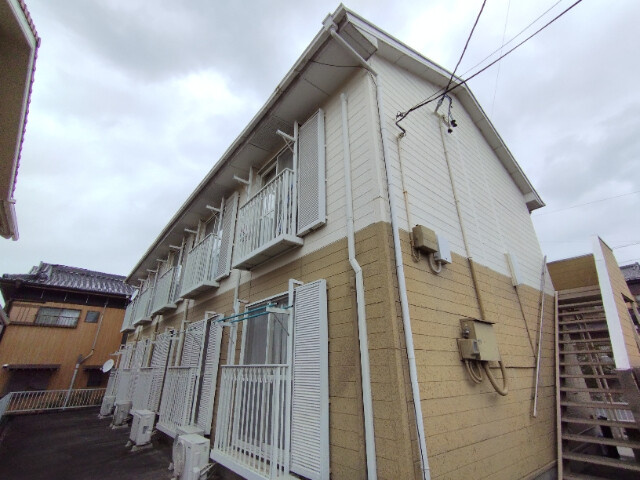 陣場ハイツの外観