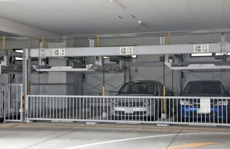 ベルエア調布の駐車場
