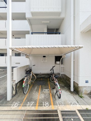 深江ロイヤルマンションの駐車場