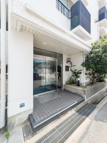 深江ロイヤルマンションのエントランス