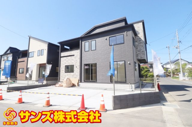 郡山市久留米2丁目　　　　１号棟　　　桜小学校、郡山第３中学区の外観|南東側から見た駐車場を含む外観♪