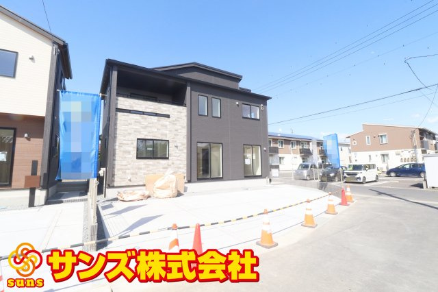 郡山市久留米2丁目　　　　１号棟　　　桜小学校、郡山第３中学区の外観|南西側から見た駐車場を含む外観