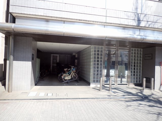 フローラ本駒込のエントランス