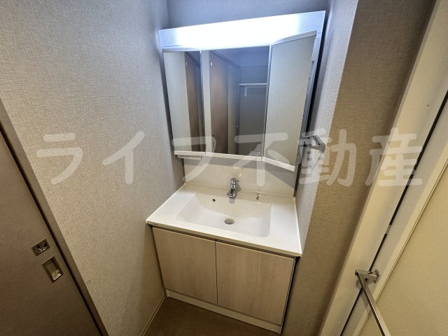 スプランディッド玉造DUEの独立洗面台|独立洗面台あり、毎朝おしゃれに忙しい女性の方におすすめです