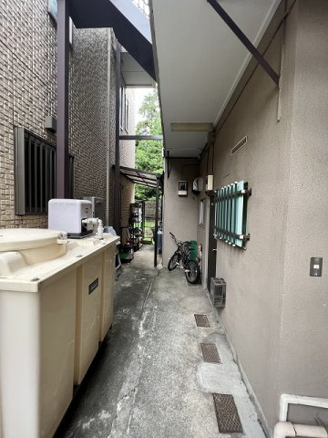上野アパートメントの外観