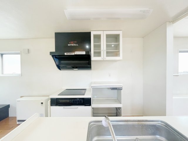 中古戸建・中古住宅　郡山市富田町坦ノ腰　富田小学校・富田中学校のキッチン|吊り度収納なども充実のキッチン！