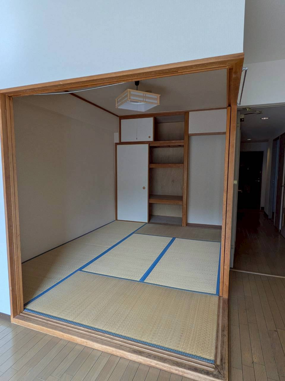 ロイヤルクリスタル本通りの和室