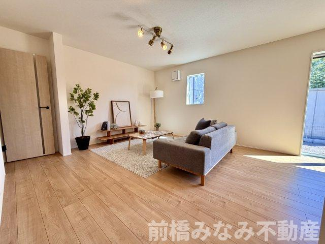 【新築】佐波郡玉村町五料24-1期　１号棟(全２棟)　リナージュ　新築建売分譲の居間・リビング|おしゃれなリビングです