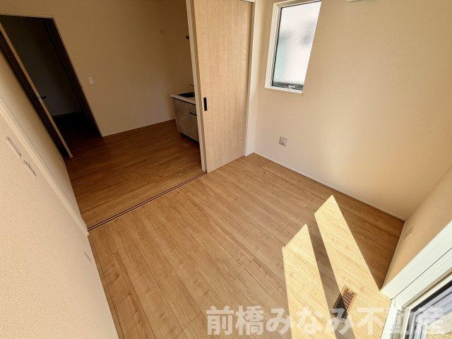 【新築】佐波郡玉村町五料24-1期　１号棟(全２棟)　リナージュ　新築建売分譲の洋室|明るい洋室です