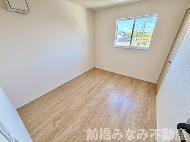 【新築】佐波郡玉村町五料24-1期　１号棟(全２棟)　リナージュ　新築建売分譲の洋室|広々とした洋室です