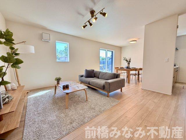 【新築】佐波郡玉村町五料24-1期　１号棟(全２棟)　リナージュ　新築建売分譲の居間・リビング|ゆったりとした居間です